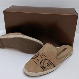 New Audrey Brooke slides Size 6.5